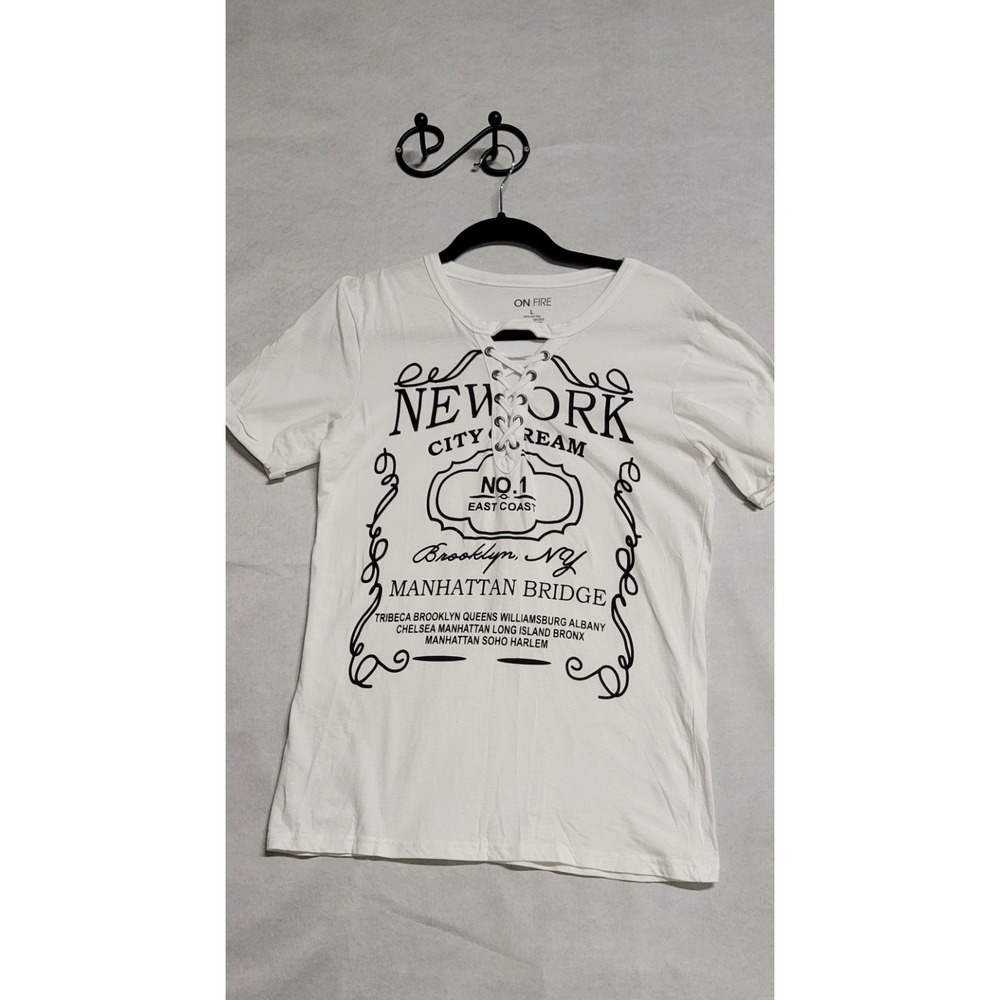 White On Fire With New York Theme Lettering Laced Front Trim Ss Top Size L